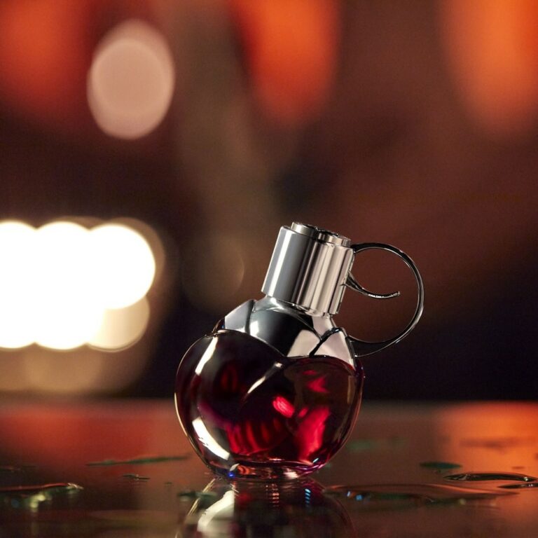 AZZARO | Wanted Girl by Night | Parfumerie MADO Réunion