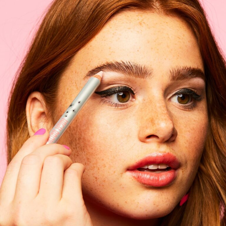 BENEFIT | High Brow | Crayon sourcils | Parfumerie MADO Réunion