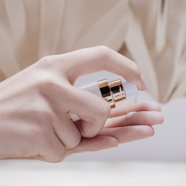 SISLEY | Sisleÿa L'Intégrale Anti-Âge La Cure | parfumerie MADO Réunion