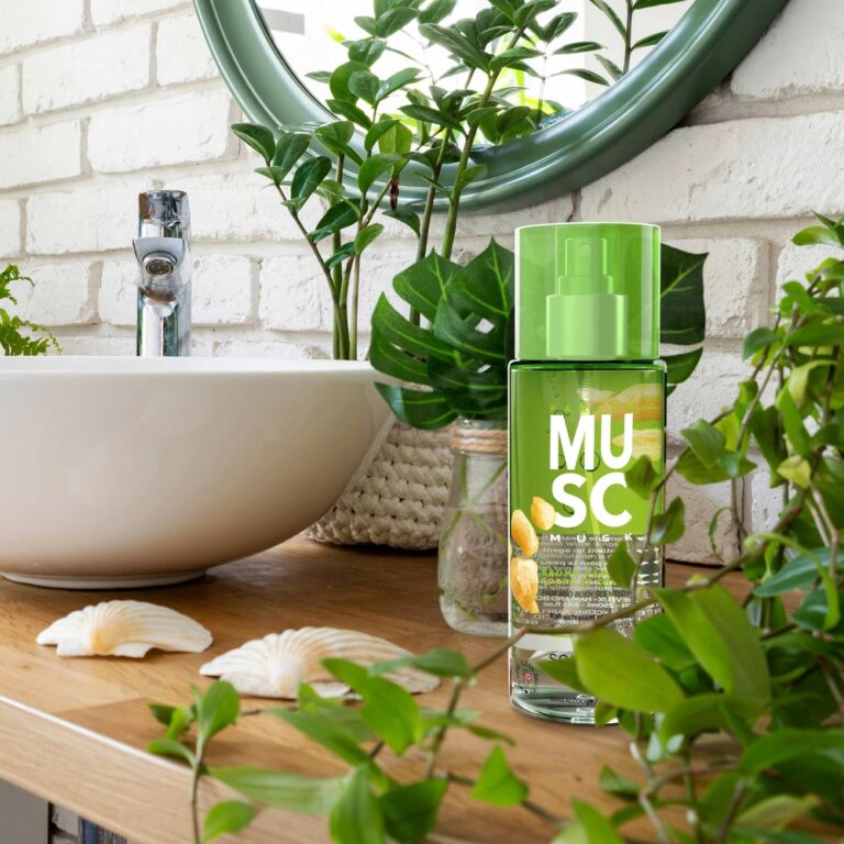 SOLINOTES | BRUME PARFUMEE MUSC | FRAGANCE POUR CHEVEUX ET CORPS | MADO PARFUMERIE REUNION