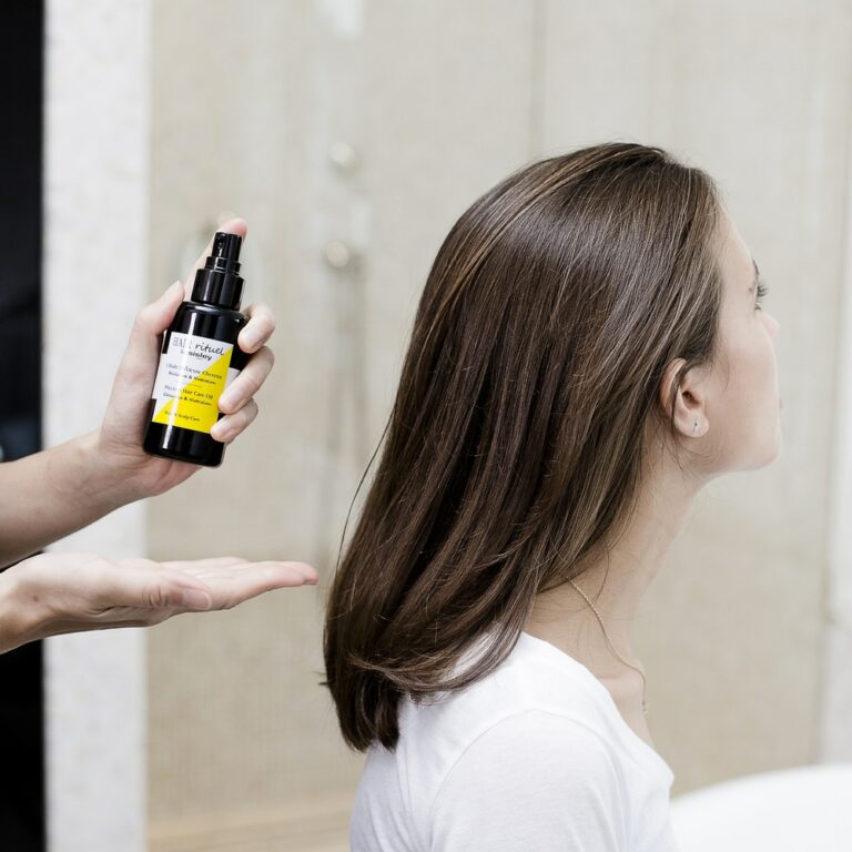 HAIR RITUEL by Sisley | Huile précieuse brillance et nutrition | Parfumerie MADO Réunion