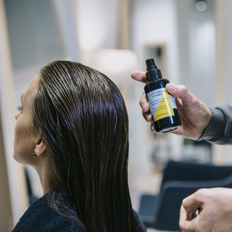 HAIR RITUEL by Sisley | Huile précieuse brillance et nutrition | Parfumerie MADO Réunion