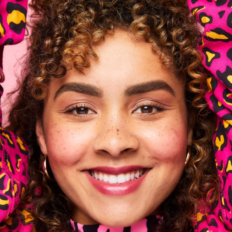 BENEFIT | HOOLA FOR THE HOLIDAYS | MASCARA | POUDRE BRONZANTE | BASE DE TEINT | MADO PARFUMERIE RÉUNION